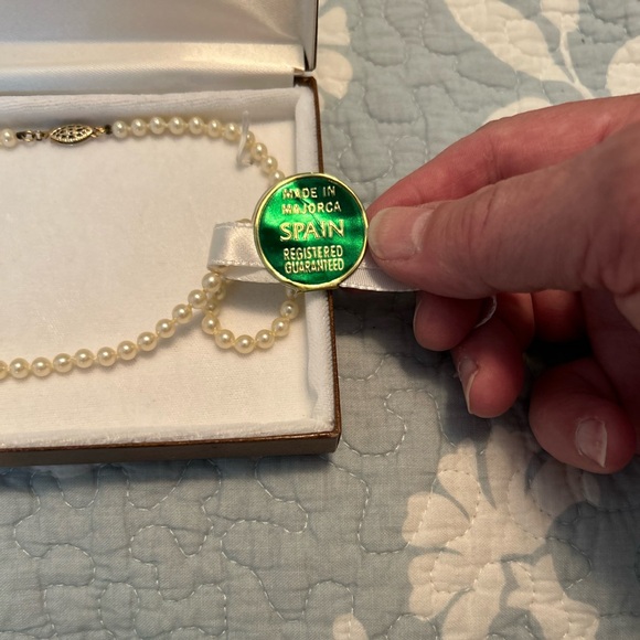 Hobe’ Pearls Majorca Spain.Cultured Simulated Madonna Pearls.15”strand.Knotted. - Picture 3 of 9